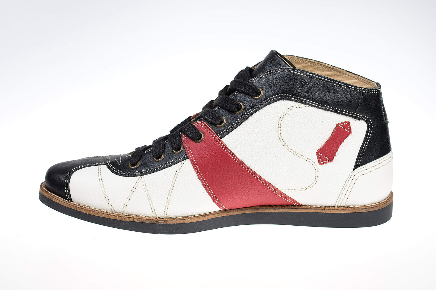 the Kicker - white/black/red