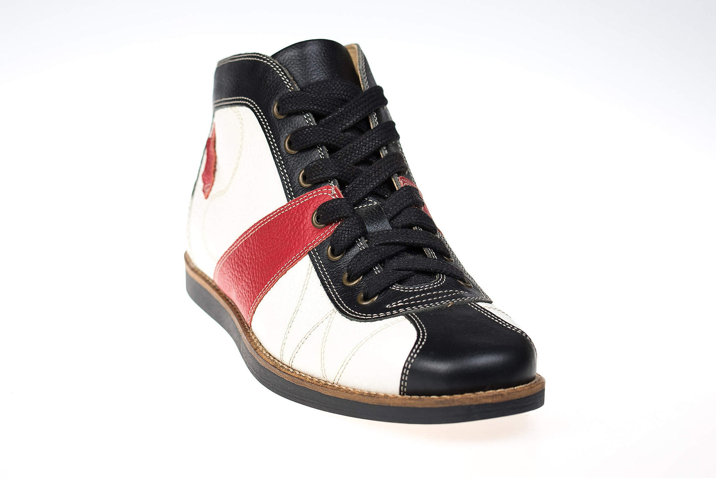 the Kicker - white/black/red