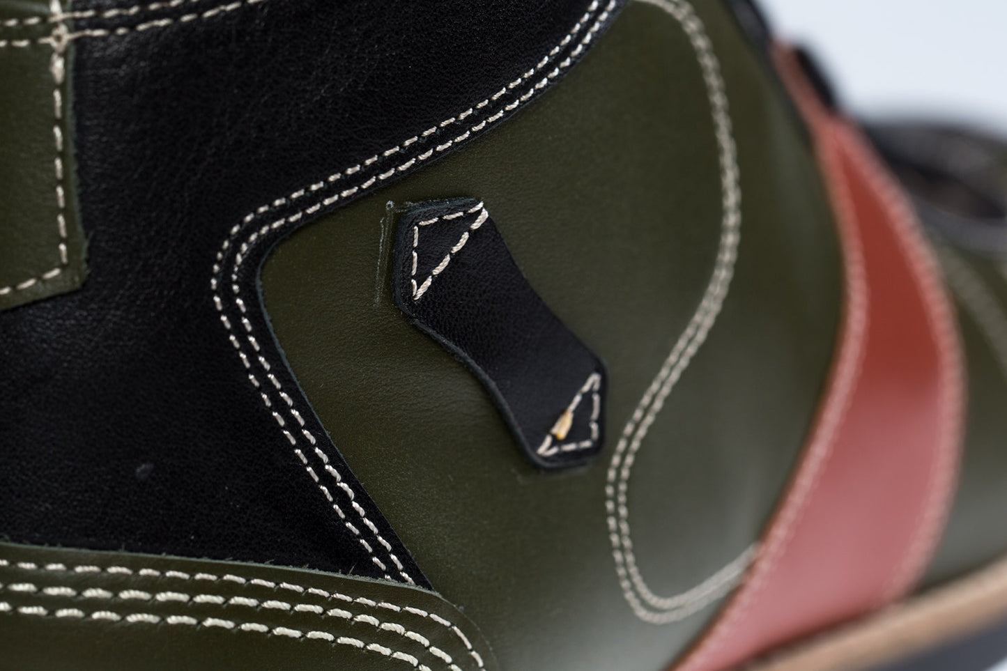 The Kicker 2022 - black/green/red