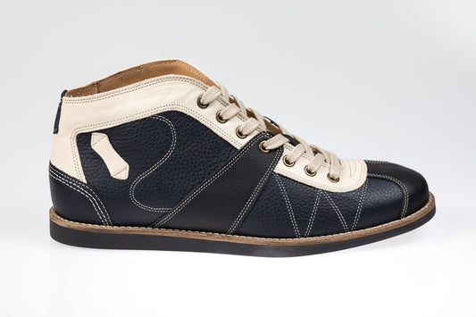 dunkelblau-weiß-schwarze Retro Sneaker "the Kicker" 