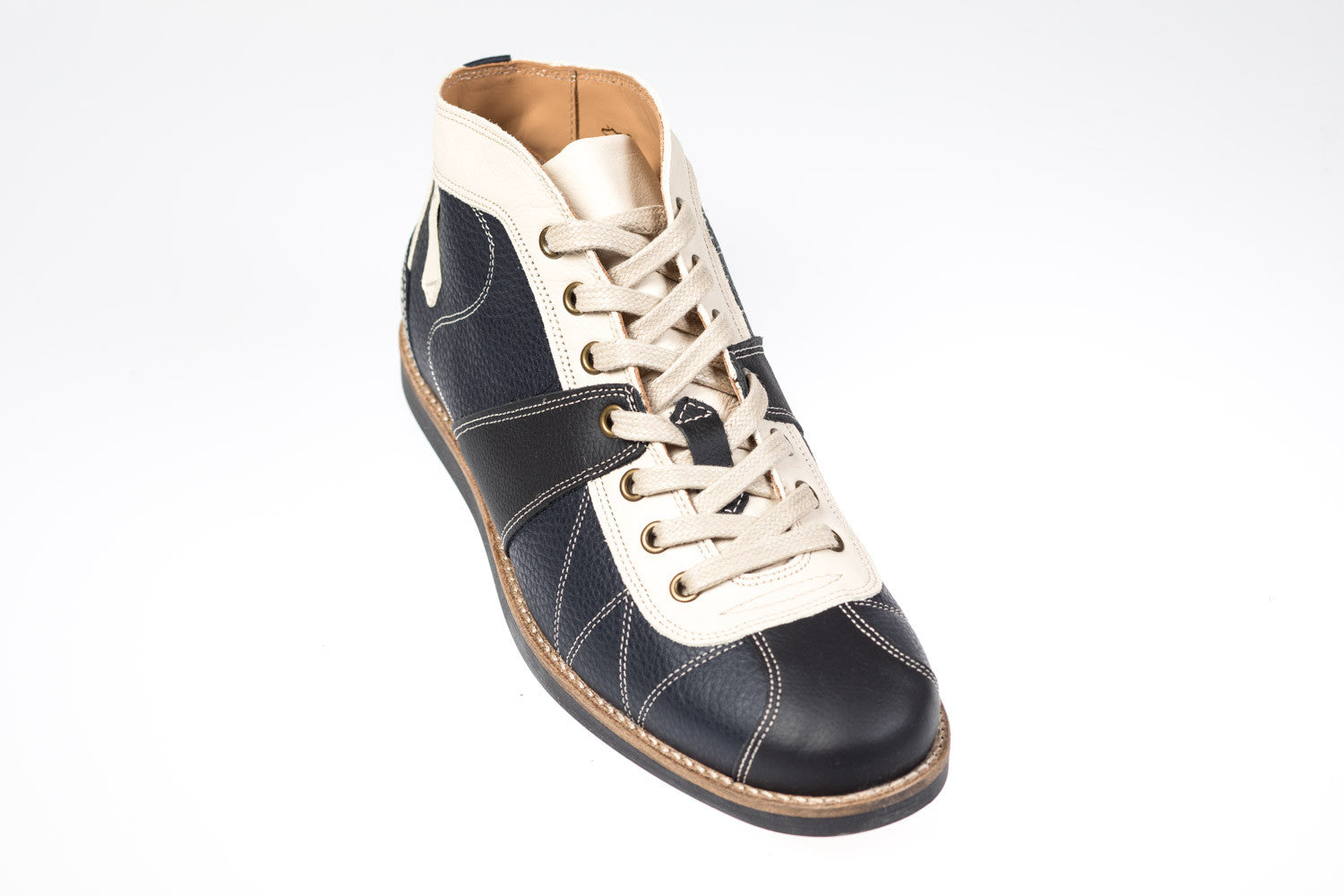 dunkelblau-weiß-schwarze Retro Sneaker "the Kicker"